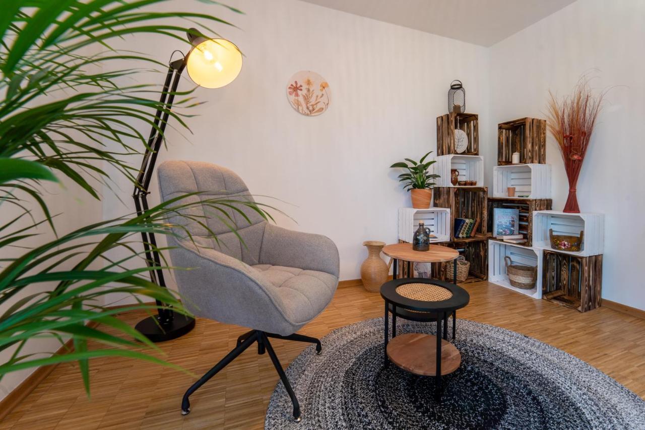Dreamcation - Ehemaliges Pfarrhaus, 3D-Tour, 4 Sz, Terrasse, Bbq, Kueche, Garten, 140Qm Kelheim Bagian luar foto